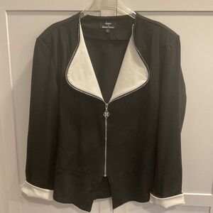 Dennis Basso Women’s XL black jacket with white collar and cuffs